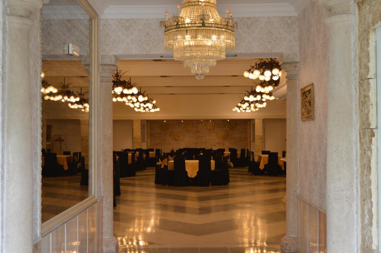 Nuevo Hotel Capitolio Valdepeñas Buitenkant foto